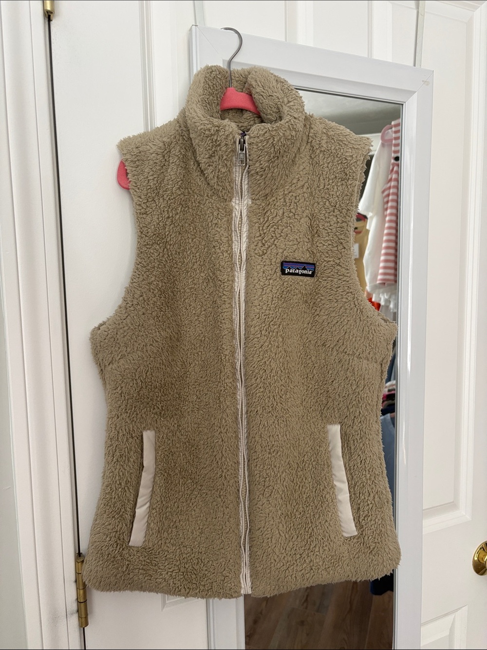 Patagonia women’s Tan Sherpa Fleece Vest - Zip Front
